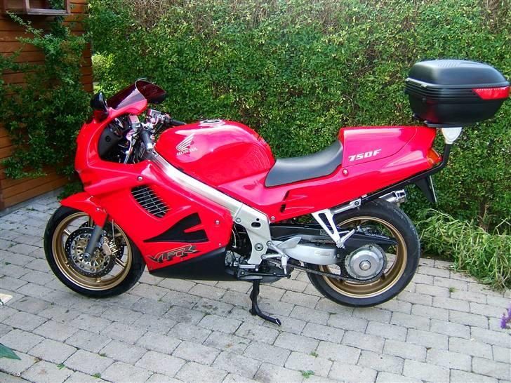 Honda VFR 750 F RC36/2 billede 2