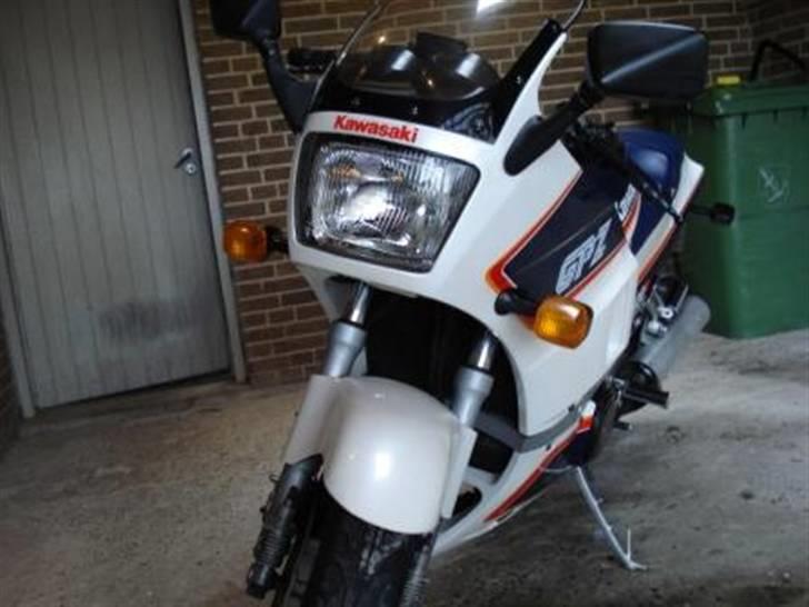 Kawasaki Gpz 600R - forfra billede 10