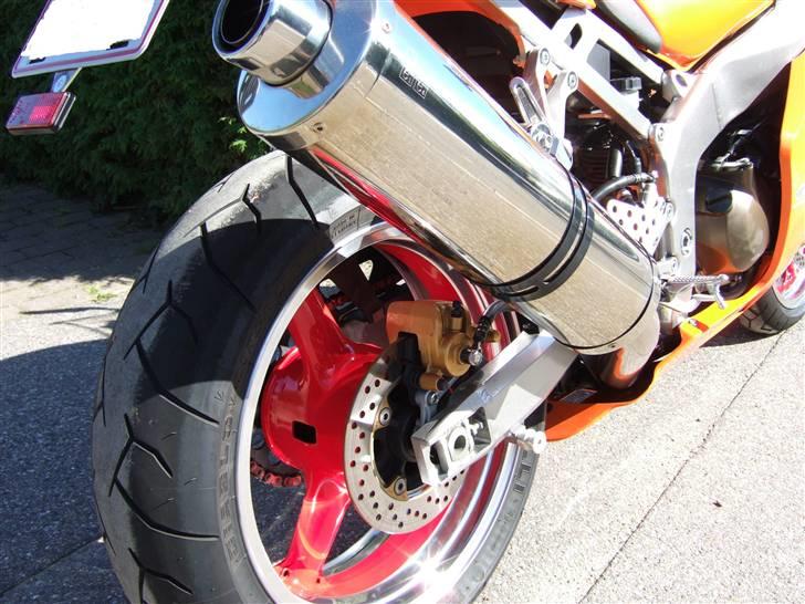 Kawasaki ZX6R 636 Ninja - Custom made til denne MC : Lyserød/pink lakeret fælge med Højglaspoleret kant billede 6