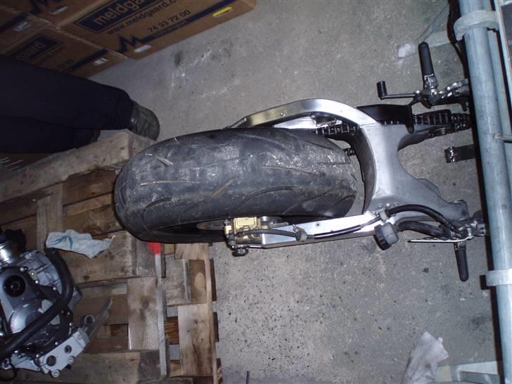 Honda cbr 900 fireblade sc44 - billeder fra motor udskiftning billede 8