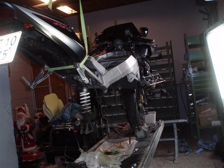 Honda cbr 900 fireblade sc44 - motor udskiftning billede 9