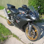 Yamaha R1