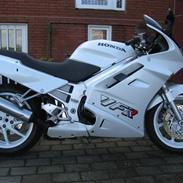 Honda vfr 750