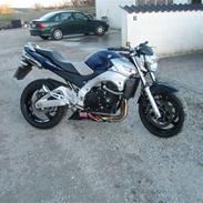 Suzuki GSR 600 