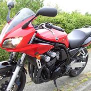 Yamaha FZS600S
