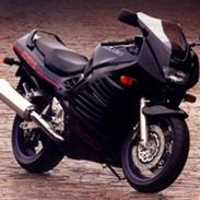Suzuki rf 900 r