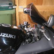 Suzuki rf 900 r 