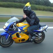 Suzuki gsx-r 750 corona solgt...