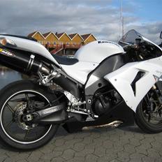 Kawasaki ZX10R Whitey