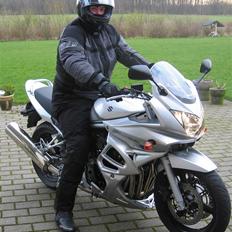 Suzuki 650 Bandit S {skrottet}