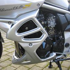 Suzuki 650 Bandit S {skrottet}