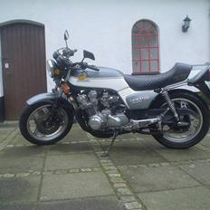 Honda cb 900