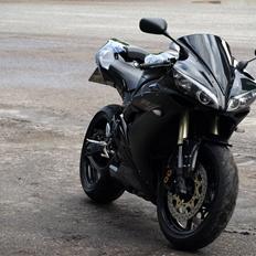 Yamaha YZF R1 Raven Black SOLGT