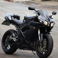 Yamaha YZF R1 Raven Black SOLGT