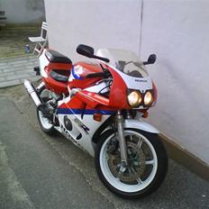 Honda CBR 400 rr
