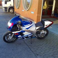 Suzuki gsxr 600 srad