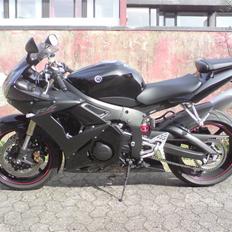 Yamaha YZF R6S 