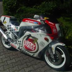Suzuki GSX-R 750