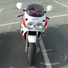 Yamaha FZR 600