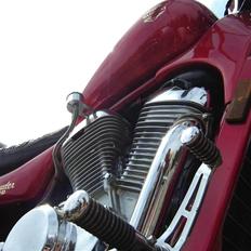 Suzuki Intruder VS800 (Solgt)