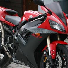 Yamaha YZF R1