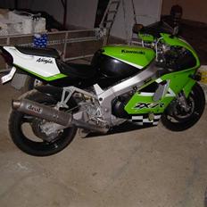 Kawasaki zx7r ninja