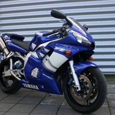 Yamaha R6