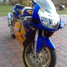 Suzuki gsx-r 750 corona solgt...