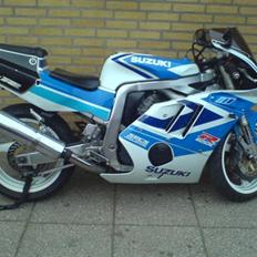 Suzuki gsxr 400