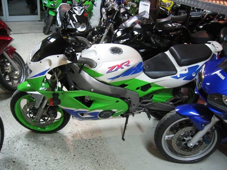 Kawasaki zxr 400 L4 "SOLGT" billede 3