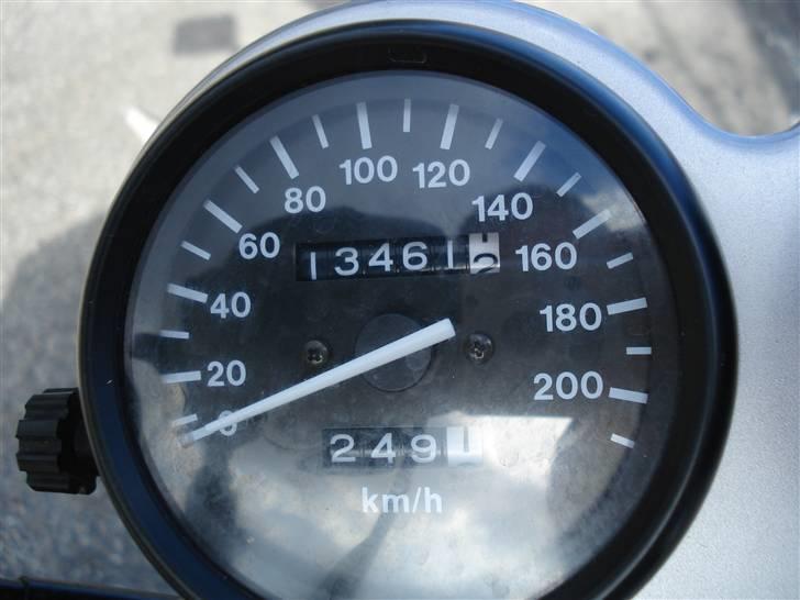 Suzuki GS500e /total skadet/ - den er jo som ny. :) billede 7