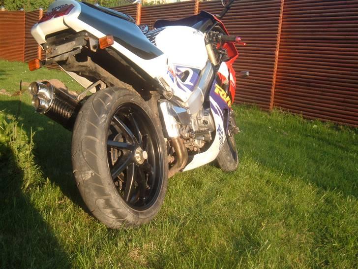 Honda RVF 400 V4 NC35 billede 5