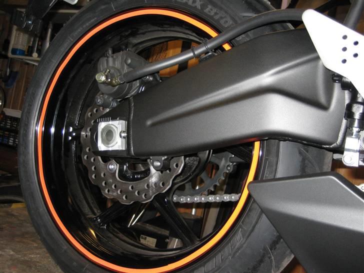Kawasaki Ninja ZX-6R - Rimstripes på baghjulet billede 11