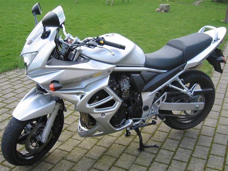 Suzuki 650 Bandit S {skrottet} billede 2