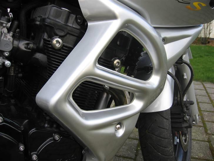 Suzuki 650 Bandit S {skrottet} billede 4