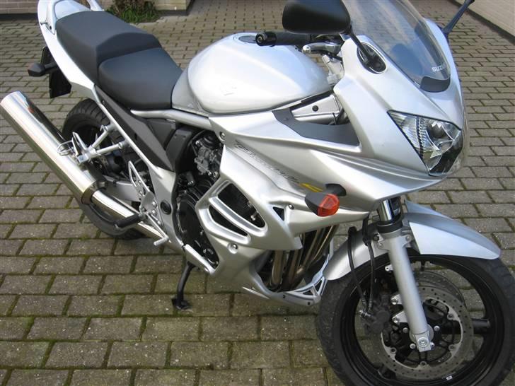 Suzuki 650 Bandit S {skrottet} billede 5