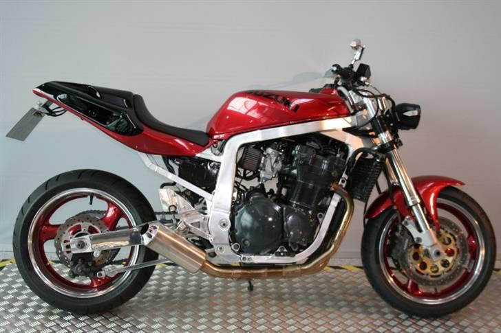 Suzuki TILSALG GSXR1100  Fighter - S&#229;dan ser den ud n&#229;r den er renvasket billede 1