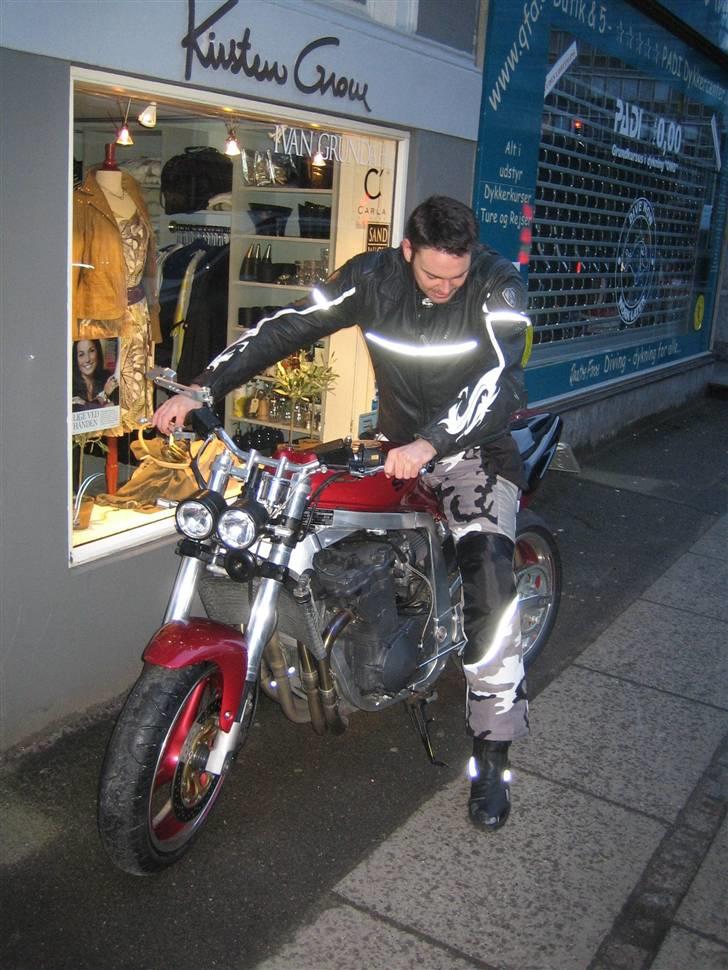 Suzuki TILSALG GSXR1100  Fighter - En glad mand billede 3