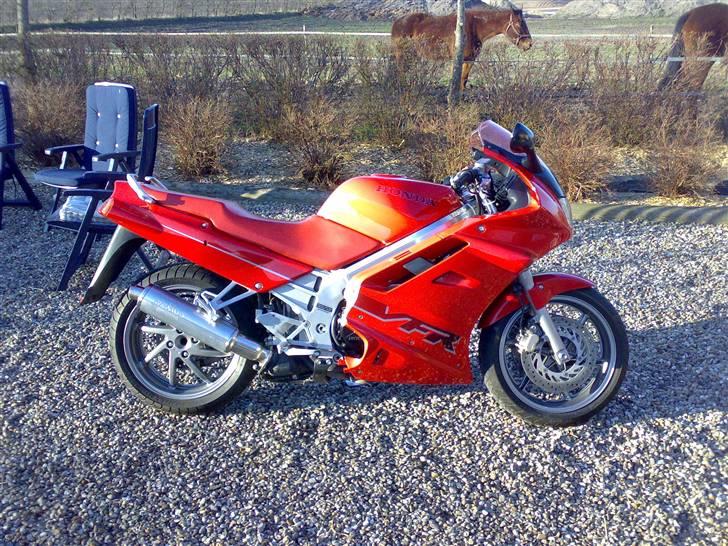 Honda VFR 750 F (Solgt) billede 2