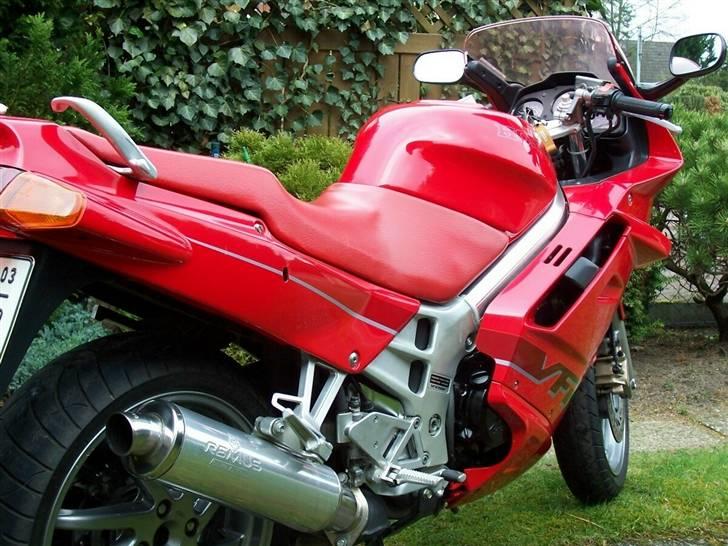 Honda VFR 750 F (Solgt) billede 7