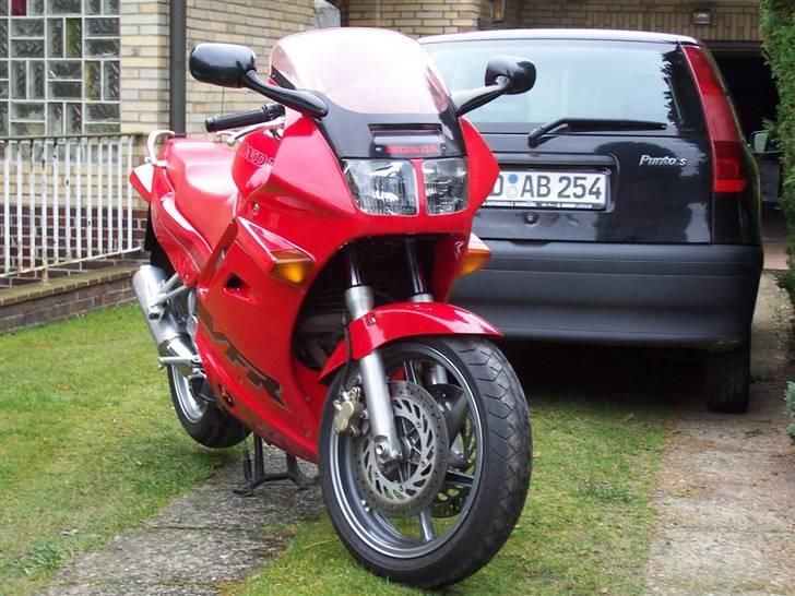 Honda VFR 750 F (Solgt) billede 8