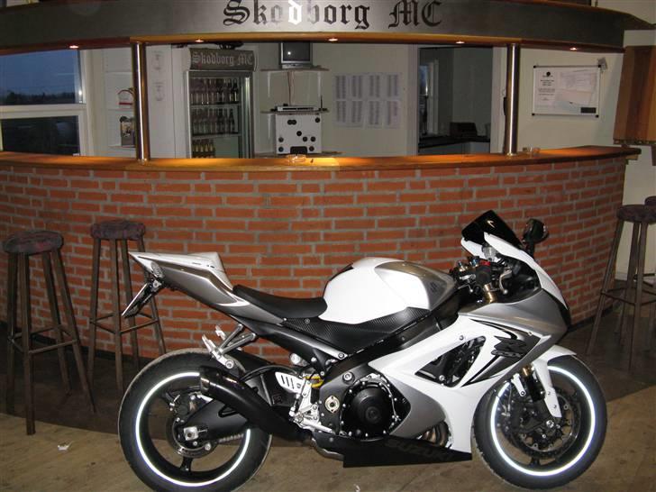 Suzuki GSX-R1000 k8 - Suzuki gsx-r1000 billede 1