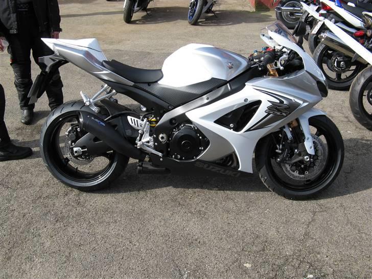 Suzuki GSX-R1000 k8 - Ved afhentning hos Mini motor i Kolding 16/3-08 billede 3