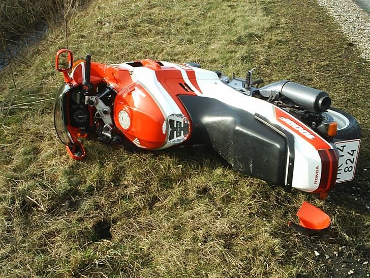 Honda CBR 1000 F Totalskadet - Nosser af stål :- ) billede 5