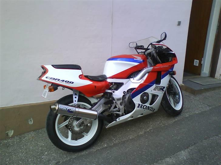 Honda CBR 400 rr billede 2