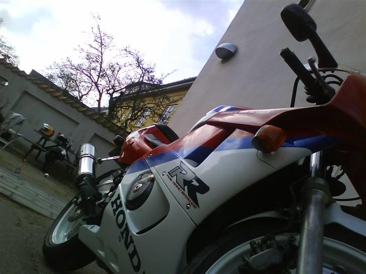 Honda CBR 400 rr billede 4