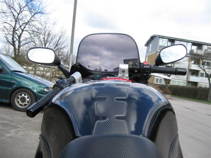 Suzuki GSX750F SOLGT - Nye blink billede 8