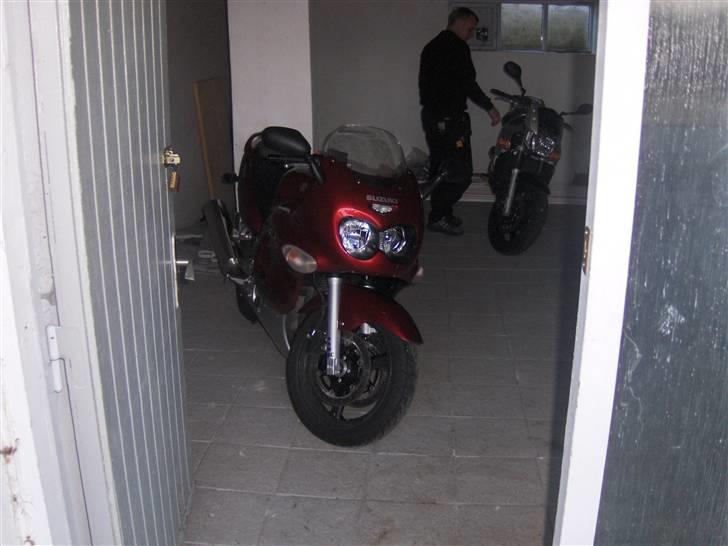 Suzuki *SOLGT* Suzuki GSX 750 F - Står i dejlig opvarmet kælder hver dag :) billede 2