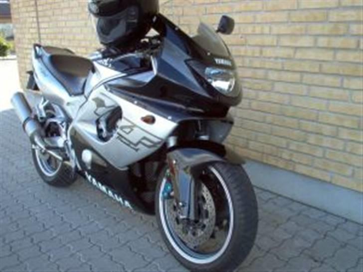 Yamaha YZF 600 Thundercat billede 2