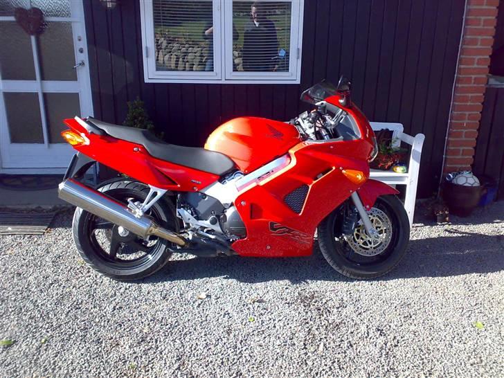 Honda VFR 800 billede 2